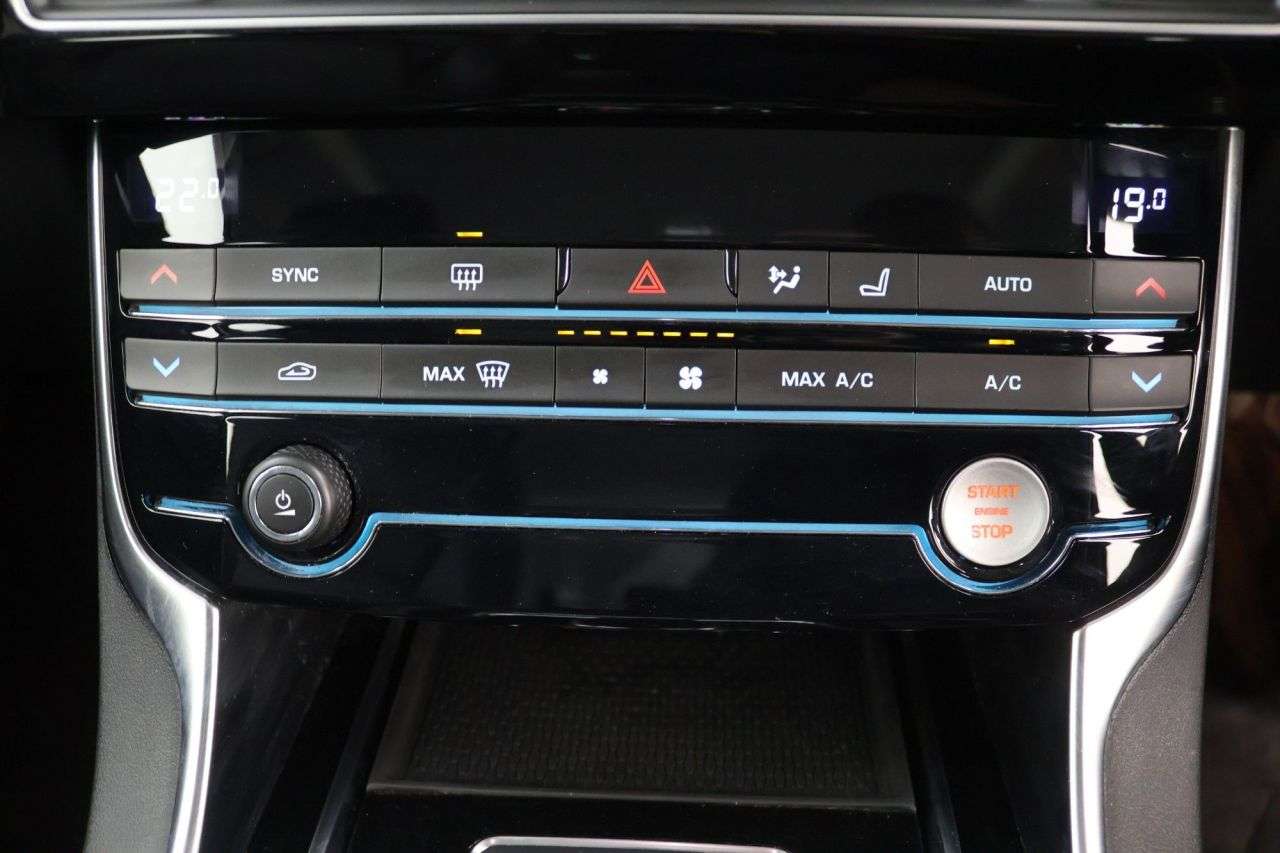 2018 JAGUAR XE 2018 JAGUAR XE