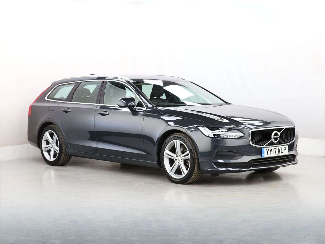 A 2017 VOLVO V90 2.0 D4 Momentum Estate 5dr Diesel Auto Euro 6 (s/s) (190 ps) A 2017 VOLVO V90 2.0 D4 Momentum Estate 5dr Diesel Auto Euro 6 (s/s) (190 ps)