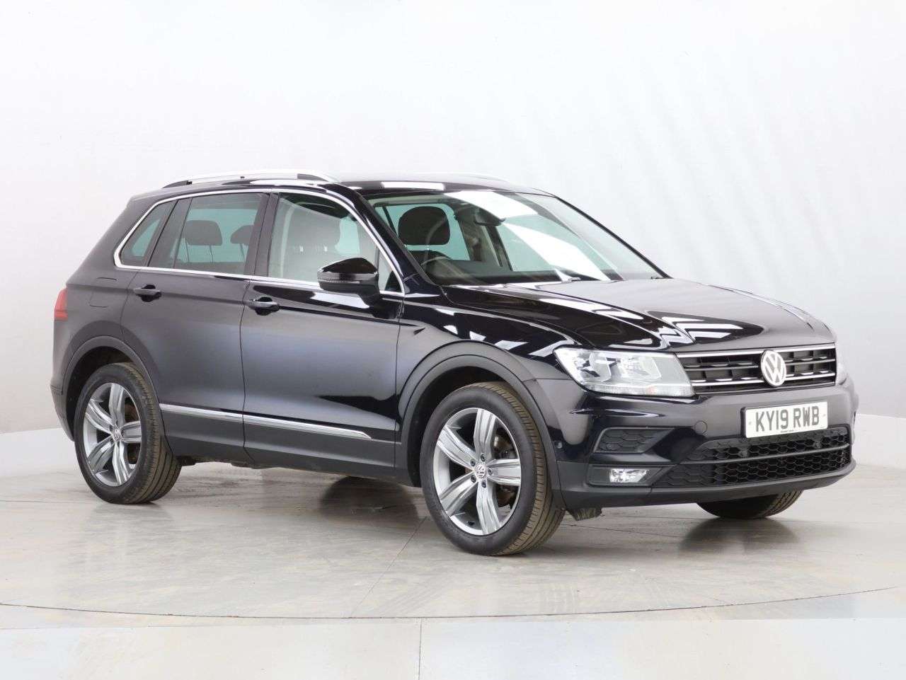 A 2019 VOLKSWAGEN TIGUAN 1.5 TSI EVO Match SUV 5dr Petrol Manual Euro 6 (s/s) (150 ps) A 2019 VOLKSWAGEN TIGUAN 1.5 TSI EVO Match SUV 5dr Petrol Manual Euro 6 (s/s) (150 ps)
