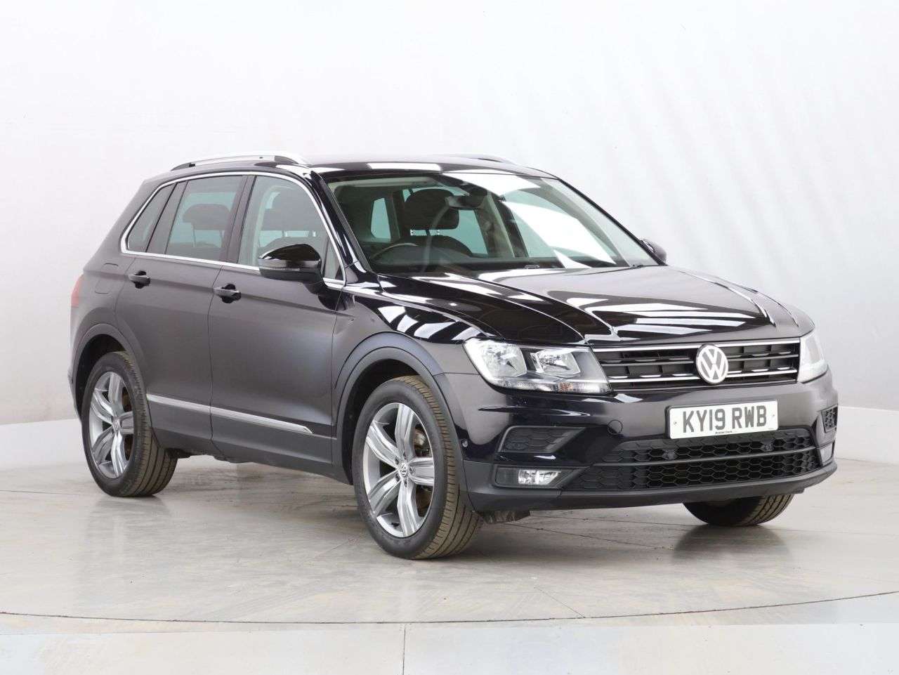 A 2019 VOLKSWAGEN TIGUAN 1.5 TSI EVO Match SUV 5dr Petrol Manual Euro 6 (s/s) (150 ps) A 2019 VOLKSWAGEN TIGUAN 1.5 TSI EVO Match SUV 5dr Petrol Manual Euro 6 (s/s) (150 ps)