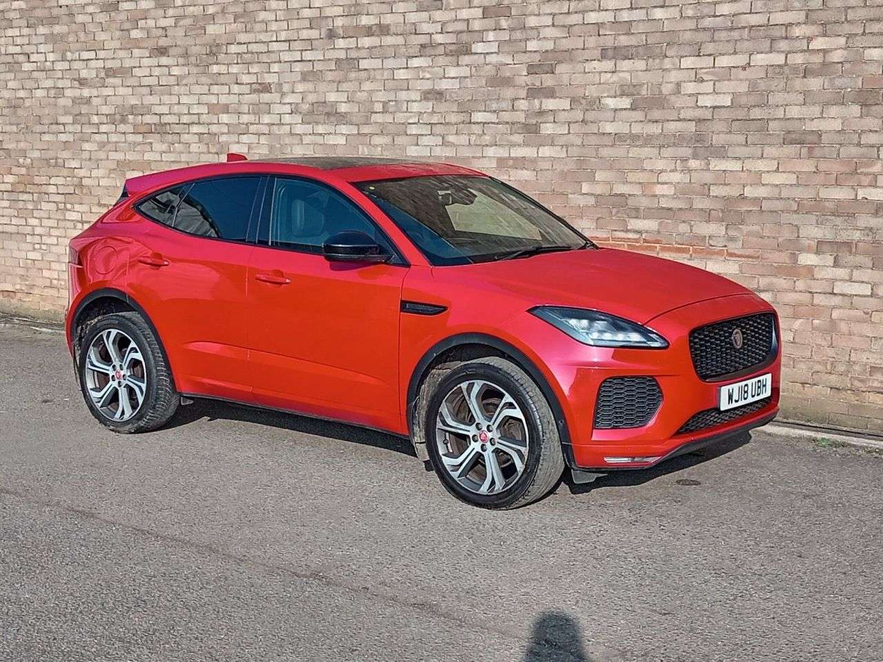 A 2018 JAGUAR E-PACE 2.0 D180 First Edition SUV 5dr Diesel Auto AWD Euro 6 (s/s) (180 ps) A 2018 JAGUAR E-PACE 2.0 D180 First Edition SUV 5dr Diesel Auto AWD Euro 6 (s/s) (180 ps)