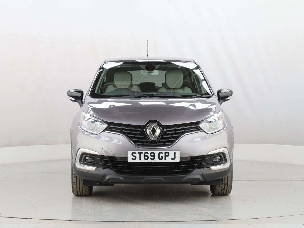 A 2019 RENAULT CAPTUR 0.9 TCe ENERGY Iconic SUV 5dr Petrol Manual Euro 6 (s/s) (90 ps) A 2019 RENAULT CAPTUR 0.9 TCe ENERGY Iconic SUV 5dr Petrol Manual Euro 6 (s/s) (90 ps)