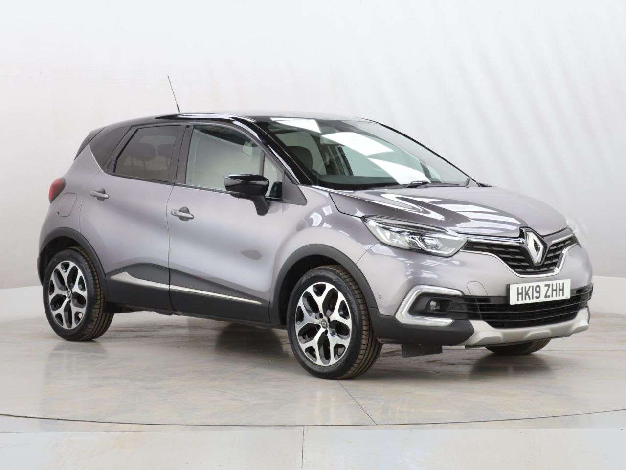 A 2019 RENAULT CAPTUR 1.5 dCi ENERGY GT Line SUV 5dr Diesel Manual Euro 6 (s/s) (90 ps) A 2019 RENAULT CAPTUR 1.5 dCi ENERGY GT Line SUV 5dr Diesel Manual Euro 6 (s/s) (90 ps)
