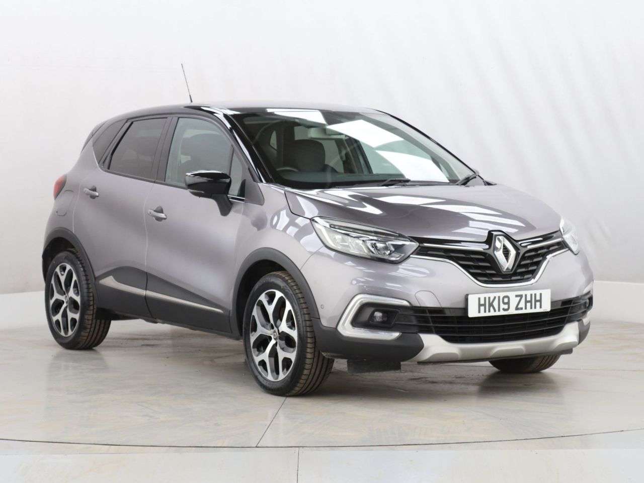 A 2019 RENAULT CAPTUR 1.5 dCi ENERGY GT Line SUV 5dr Diesel Manual Euro 6 (s/s) (90 ps) A 2019 RENAULT CAPTUR 1.5 dCi ENERGY GT Line SUV 5dr Diesel Manual Euro 6 (s/s) (90 ps)