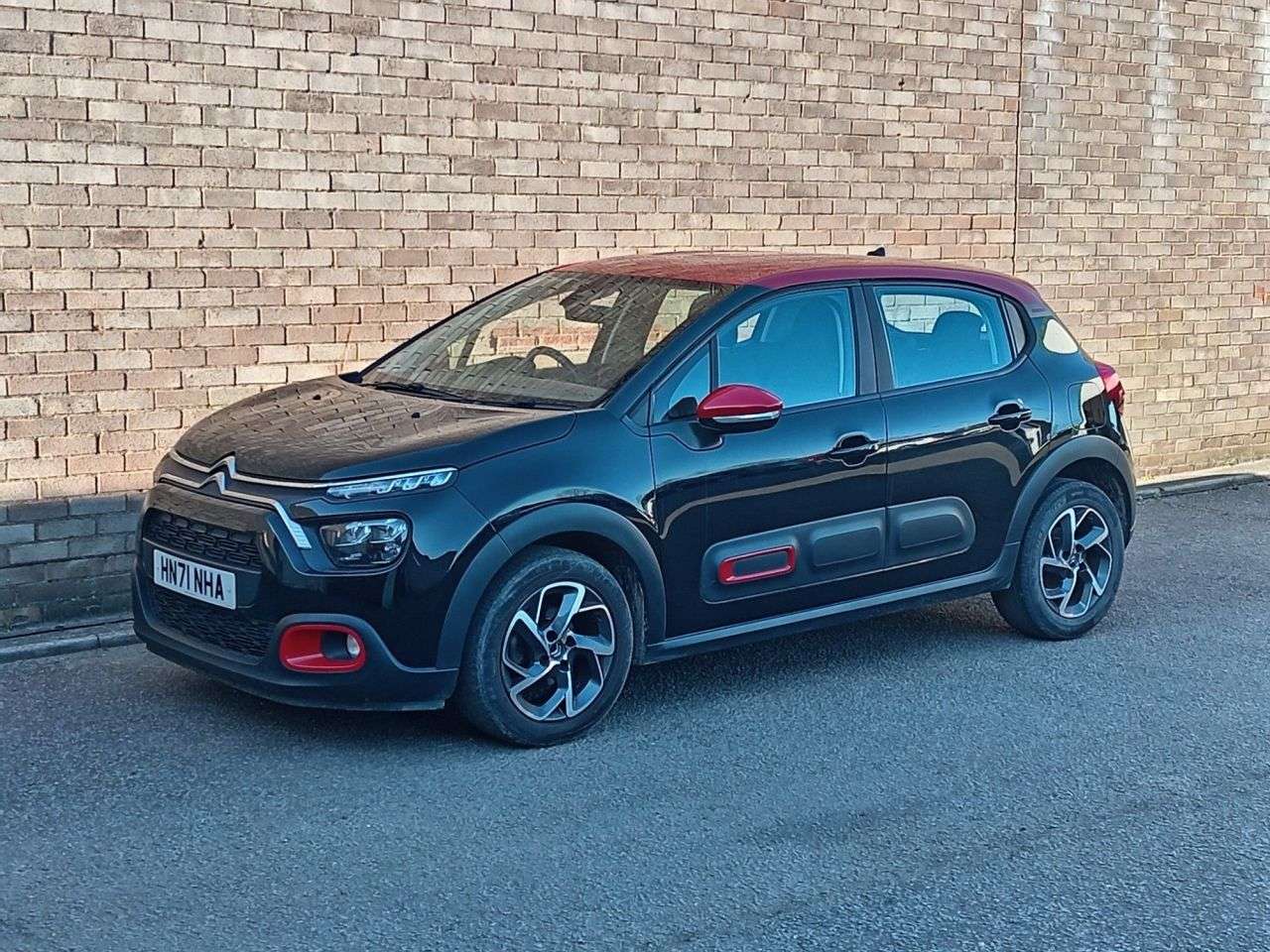 A 2021 CITROEN C3 1.2 PureTech Shine Hatchback 5dr Petrol Manual Euro 6 (s/s) (110 ps) A 2021 CITROEN C3 1.2 PureTech Shine Hatchback 5dr Petrol Manual Euro 6 (s/s) (110 ps)