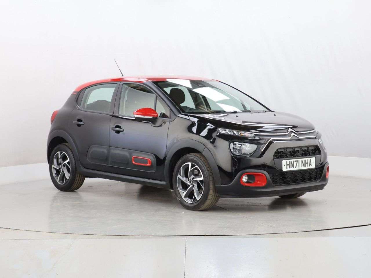 A 2021 CITROEN C3 1.2 PureTech Shine Hatchback 5dr Petrol Manual Euro 6 (s/s) (110 ps) A 2021 CITROEN C3 1.2 PureTech Shine Hatchback 5dr Petrol Manual Euro 6 (s/s) (110 ps)