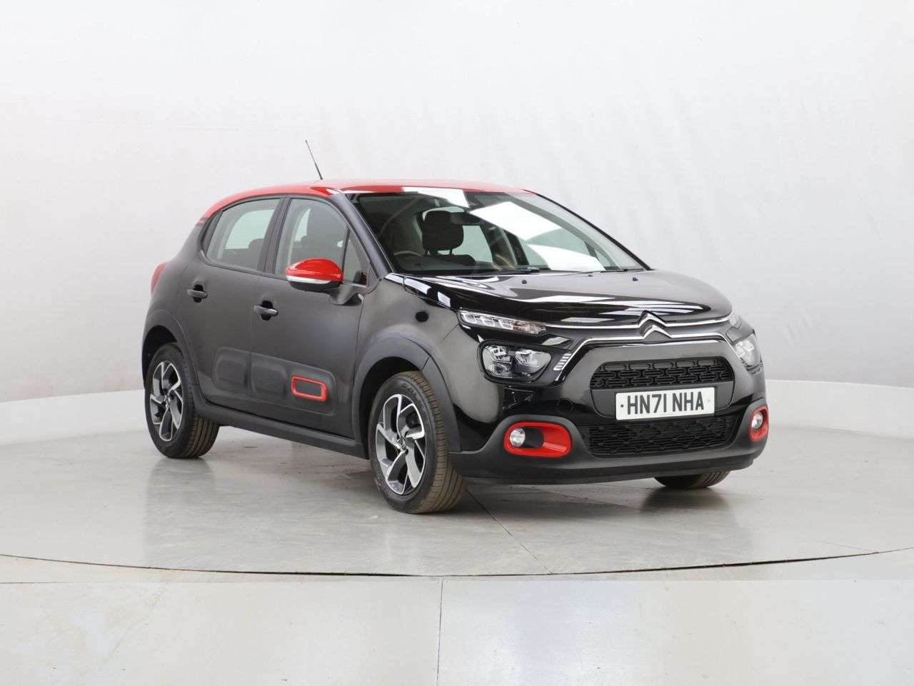 A 2021 CITROEN C3 1.2 PureTech Shine Hatchback 5dr Petrol Manual Euro 6 (s/s) (110 ps) A 2021 CITROEN C3 1.2 PureTech Shine Hatchback 5dr Petrol Manual Euro 6 (s/s) (110 ps)