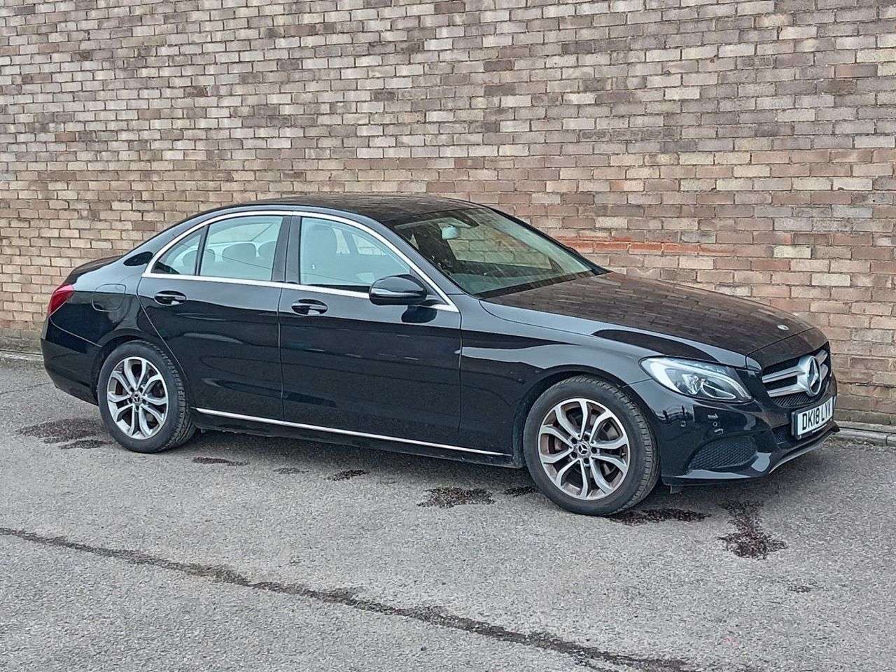 A 2018 MERCEDES-BENZ C CLASS 2.1 C220d Sport Saloon 4dr Diesel G-Tronic+ Euro 6 (s/s) (170 ps) A 2018 MERCEDES-BENZ C CLASS 2.1 C220d Sport Saloon 4dr Diesel G-Tronic+ Euro 6 (s/s) (170 ps)
