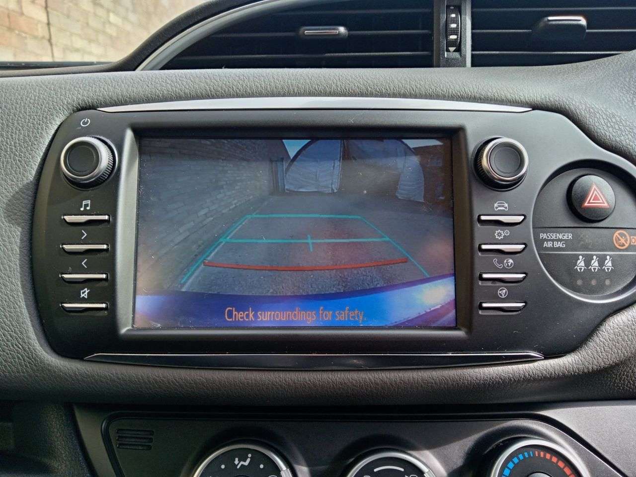 A 2019 TOYOTA YARIS 1.5 VVT-i Icon Tech Hatchback 5dr Petrol CVT Euro 6 (111 ps) A 2019 TOYOTA YARIS 1.5 VVT-i Icon Tech Hatchback 5dr Petrol CVT Euro 6 (111 ps)