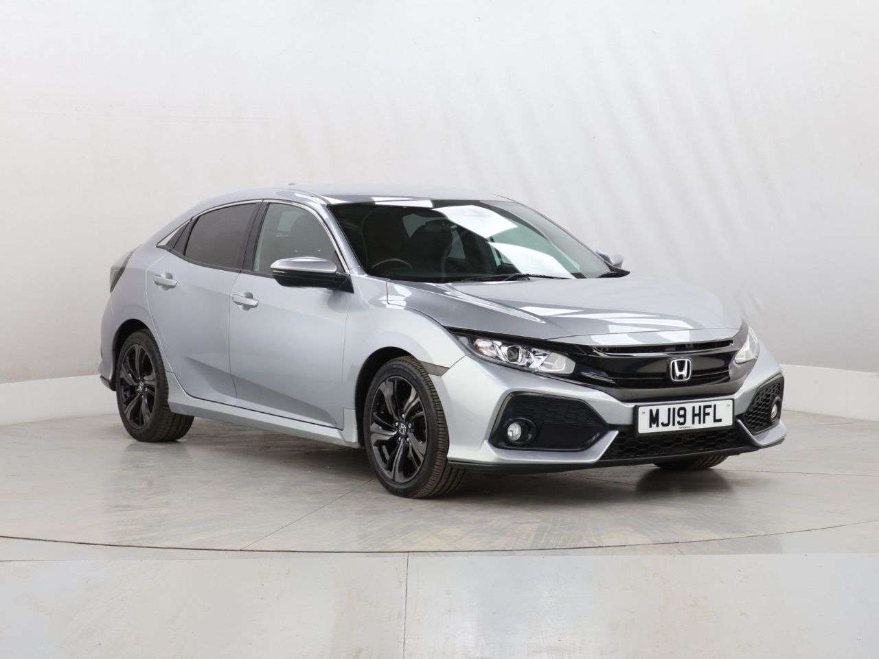 A 2019 HONDA CIVIC 1.6 i-DTEC SR Hatchback 5dr Diesel Manual Euro 6 (s/s) (120 ps) A 2019 HONDA CIVIC 1.6 i-DTEC SR Hatchback 5dr Diesel Manual Euro 6 (s/s) (120 ps)