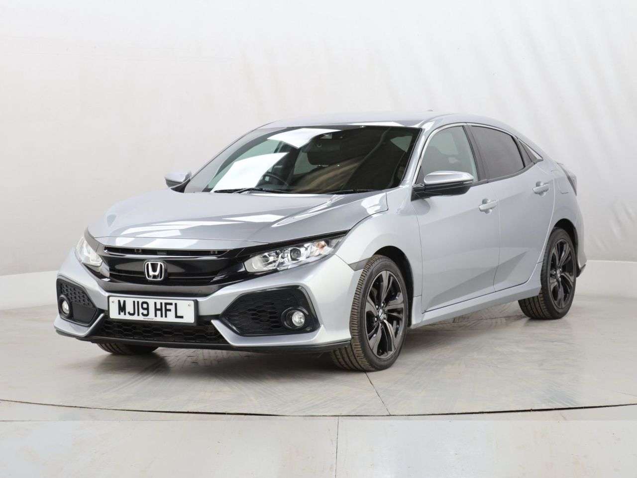 A 2019 HONDA CIVIC 1.6 i-DTEC SR Hatchback 5dr Diesel Manual Euro 6 (s/s) (120 ps) A 2019 HONDA CIVIC 1.6 i-DTEC SR Hatchback 5dr Diesel Manual Euro 6 (s/s) (120 ps)