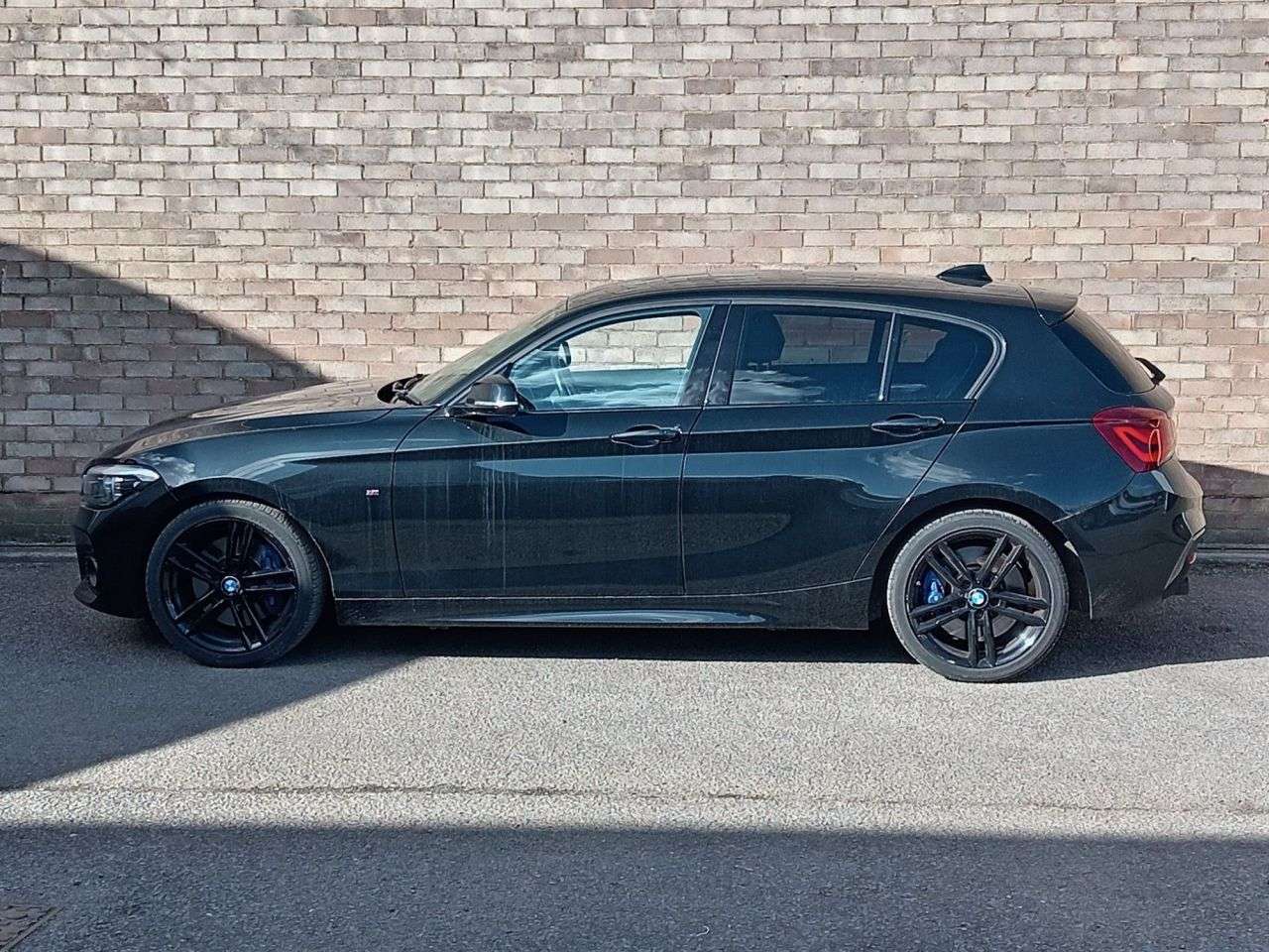 A 2019 BMW 1 SERIES 1.5 118i GPF M Sport Shadow Edition Hatchback 5dr Petrol Auto Euro 6 (s/s) A 2019 BMW 1 SERIES 1.5 118i GPF M Sport Shadow Edition Hatchback 5dr Petrol Auto Euro 6 (s/s)