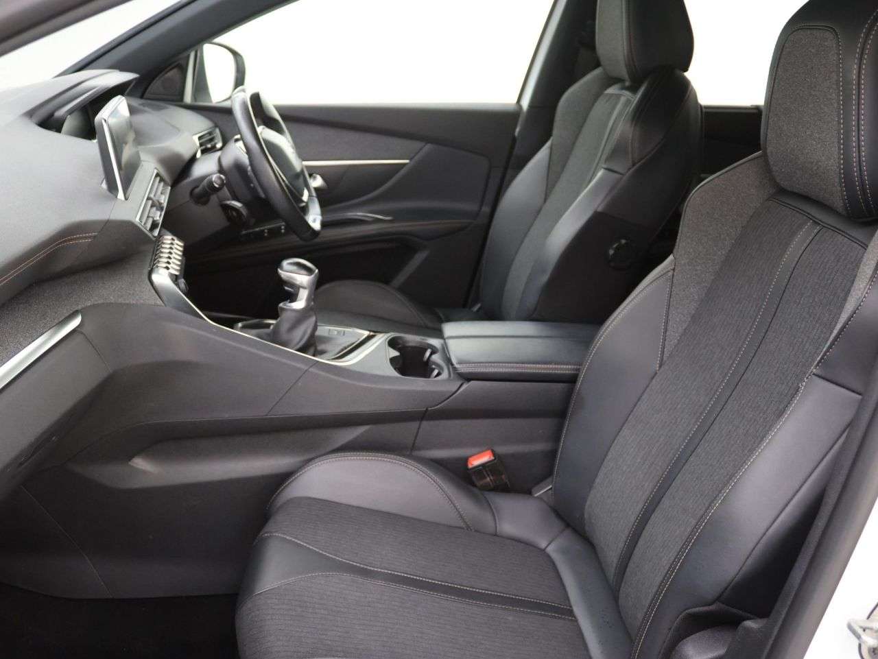 2019 PEUGEOT 5008 2019 PEUGEOT 5008