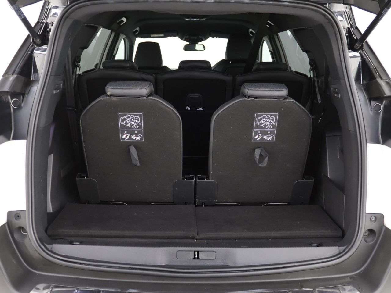 2019 PEUGEOT 5008 2019 PEUGEOT 5008