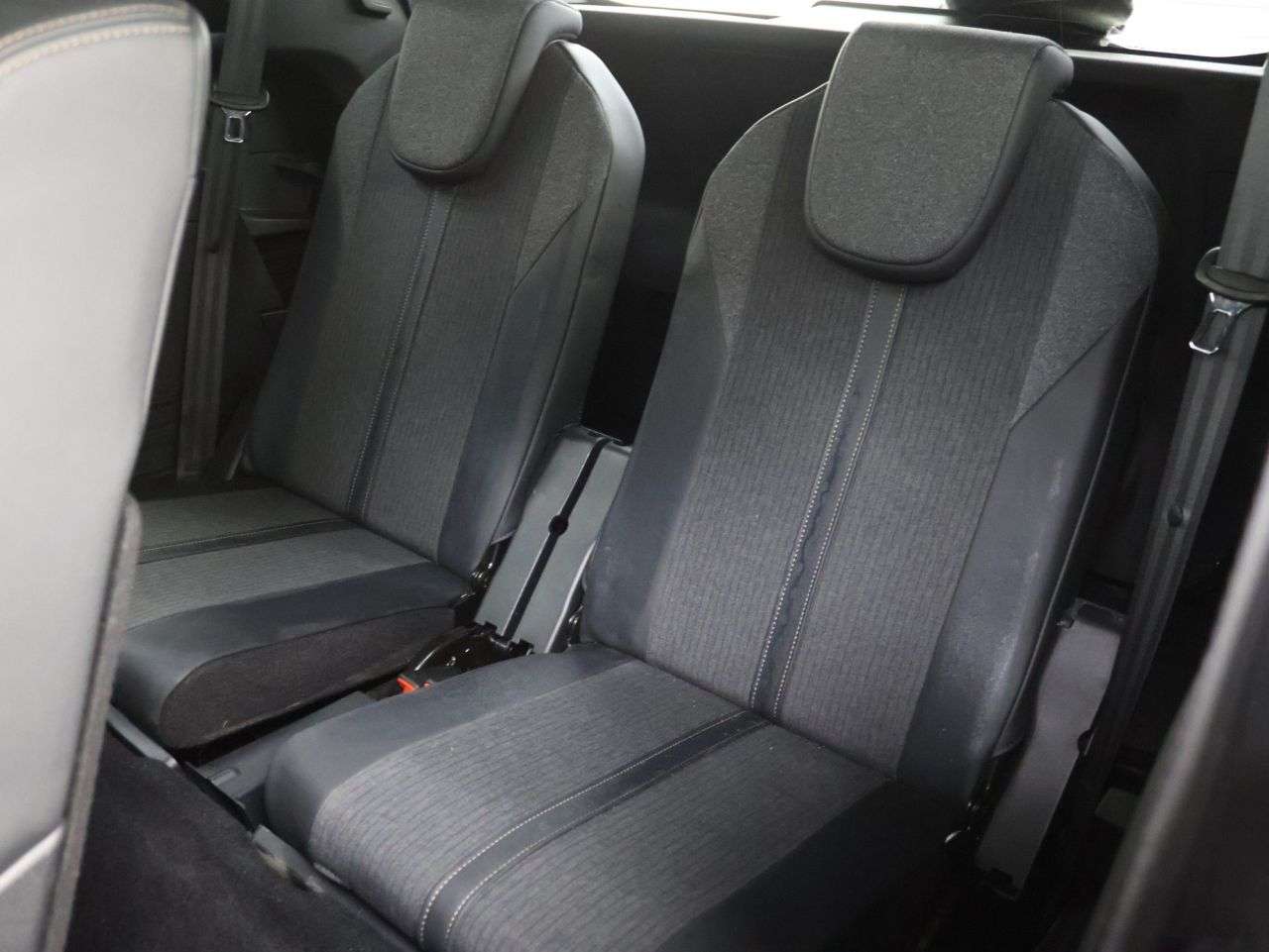 2019 PEUGEOT 5008 2019 PEUGEOT 5008