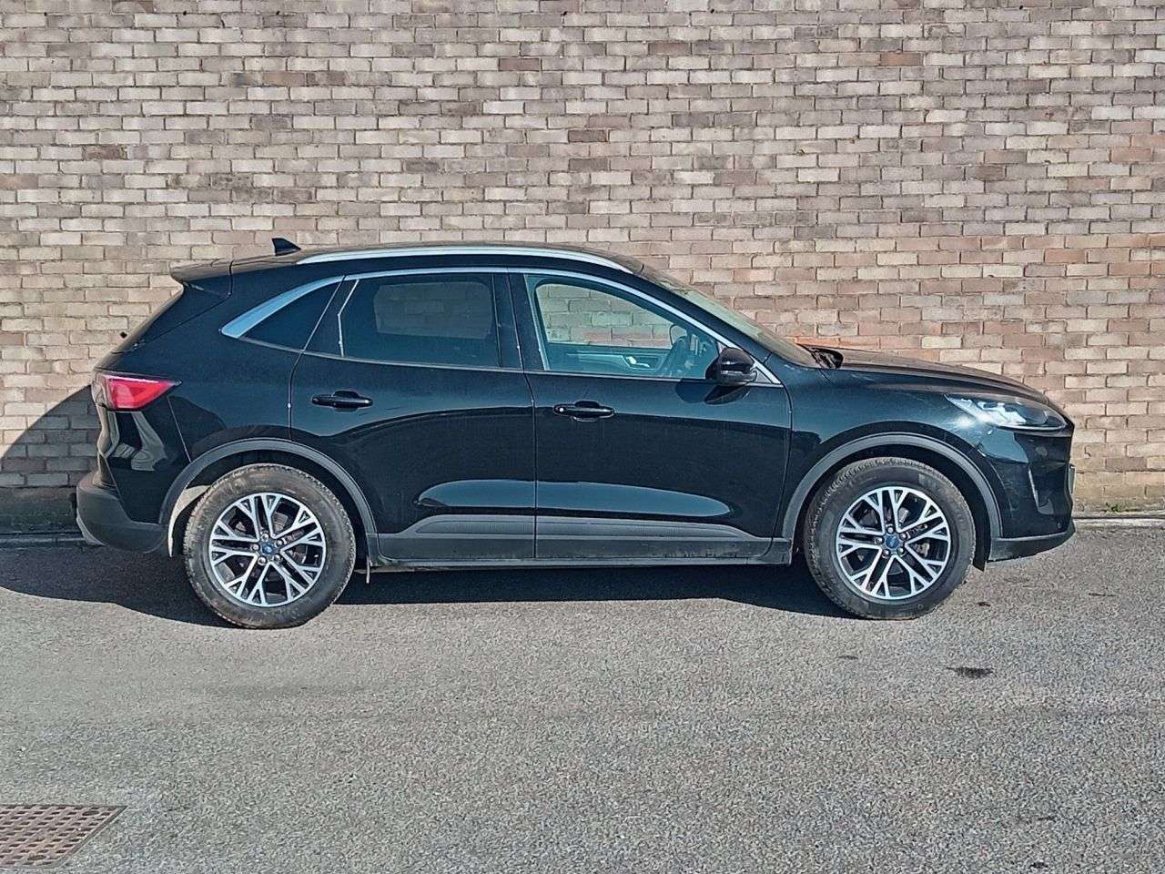 A 2022 FORD KUGA 2.0 EcoBlue Titanium SUV 5dr Diesel Auto AWD Euro 6 (s/s) (190 ps) A 2022 FORD KUGA 2.0 EcoBlue Titanium SUV 5dr Diesel Auto AWD Euro 6 (s/s) (190 ps)