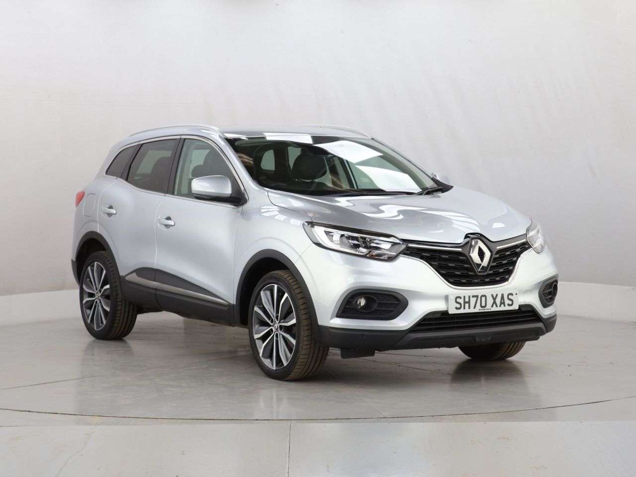 A 2020 RENAULT KADJAR 1.3 TCe Iconic SUV 5dr Petrol Manual Euro 6 (s/s) (140 ps) A 2020 RENAULT KADJAR 1.3 TCe Iconic SUV 5dr Petrol Manual Euro 6 (s/s) (140 ps)