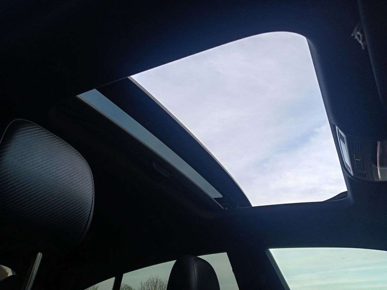 A 2020 VOLKSWAGEN ARTEON 2.0 TDI R-Line Fastback 5dr Diesel DSG 4Motion Euro 6 (s/s) (190 ps) A 2020 VOLKSWAGEN ARTEON 2.0 TDI R-Line Fastback 5dr Diesel DSG 4Motion Euro 6 (s/s) (190 ps)