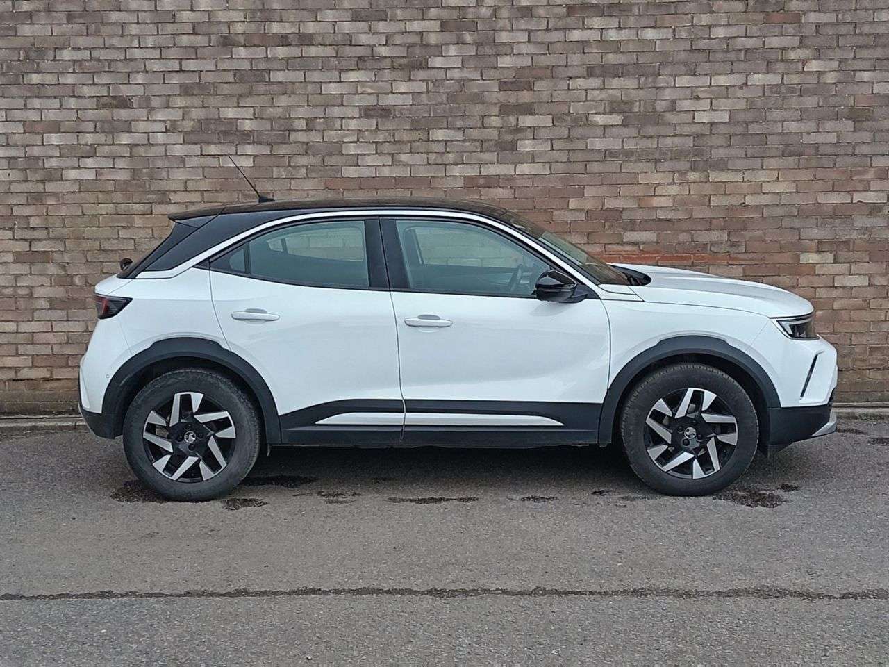 A 2022 VAUXHALL MOKKA 1.2 Turbo Elite Edition SUV 5dr Petrol Auto Euro 6 (s/s) (130 ps) A 2022 VAUXHALL MOKKA 1.2 Turbo Elite Edition SUV 5dr Petrol Auto Euro 6 (s/s) (130 ps)