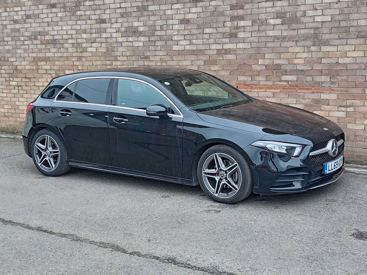 A 2019 MERCEDES-BENZ A CLASS 2.0 A200d AMG Line Hatchback 5dr Diesel 8G-DCT Euro 6 (s/s) (150 ps) A 2019 MERCEDES-BENZ A CLASS 2.0 A200d AMG Line Hatchback 5dr Diesel 8G-DCT Euro 6 (s/s) (150 ps)