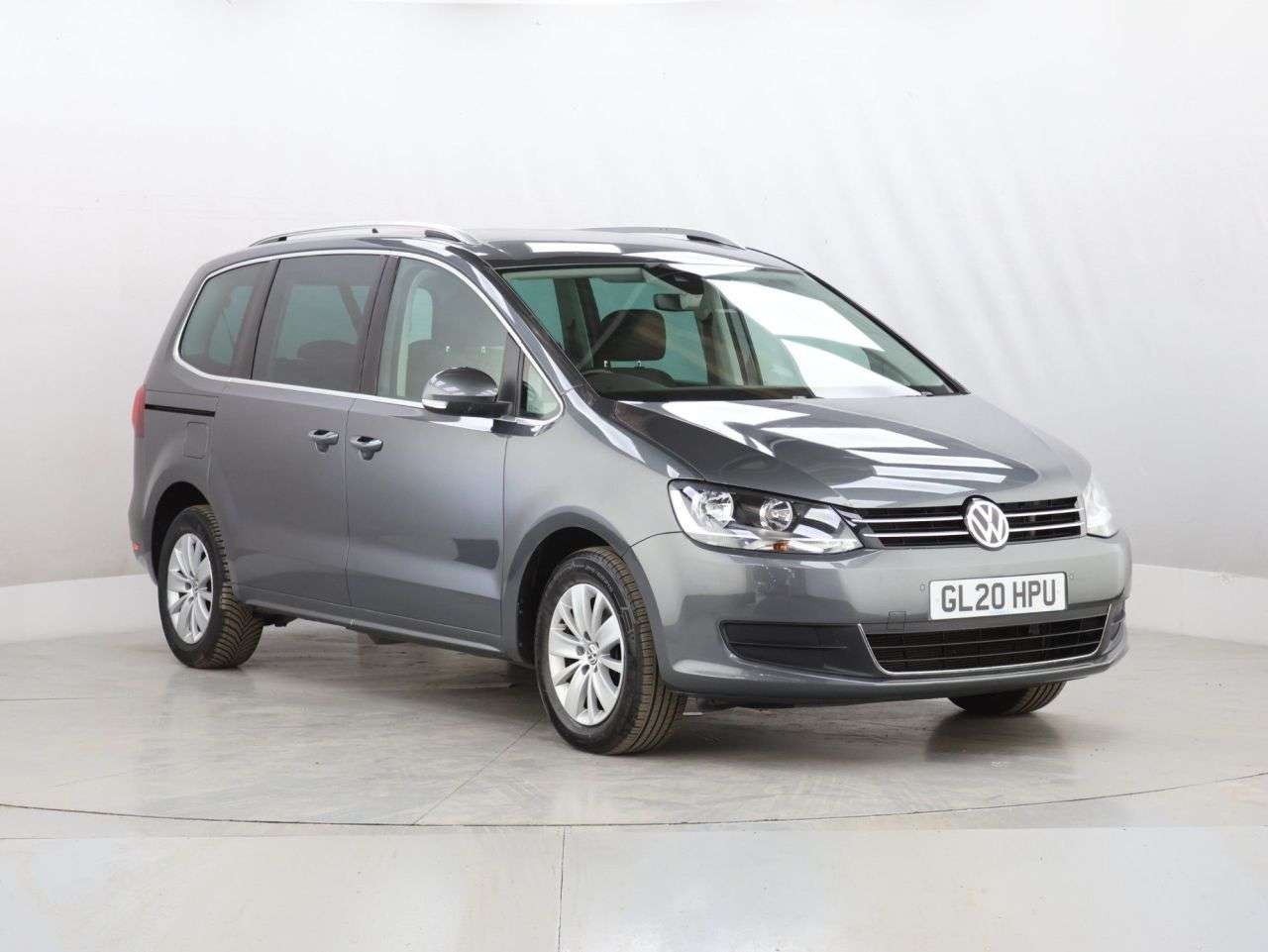A 2020 VOLKSWAGEN SHARAN 2.0 TDI SE Nav MPV 5dr Diesel DSG Euro 6 (s/s) (150 ps) A 2020 VOLKSWAGEN SHARAN 2.0 TDI SE Nav MPV 5dr Diesel DSG Euro 6 (s/s) (150 ps)
