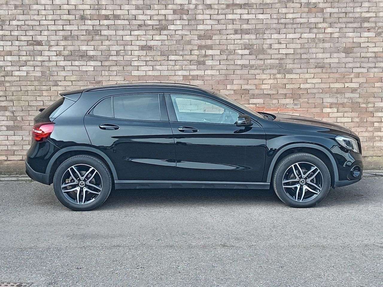 A 2020 MERCEDES-BENZ GLA CLASS 1.6 GLA180 GPF Urban Edition SUV 5dr Petrol 7G-DCT Euro 6 (s/s) (122 ps) A 2020 MERCEDES-BENZ GLA CLASS 1.6 GLA180 GPF Urban Edition SUV 5dr Petrol 7G-DCT Euro 6 (s/s) (122 ps)