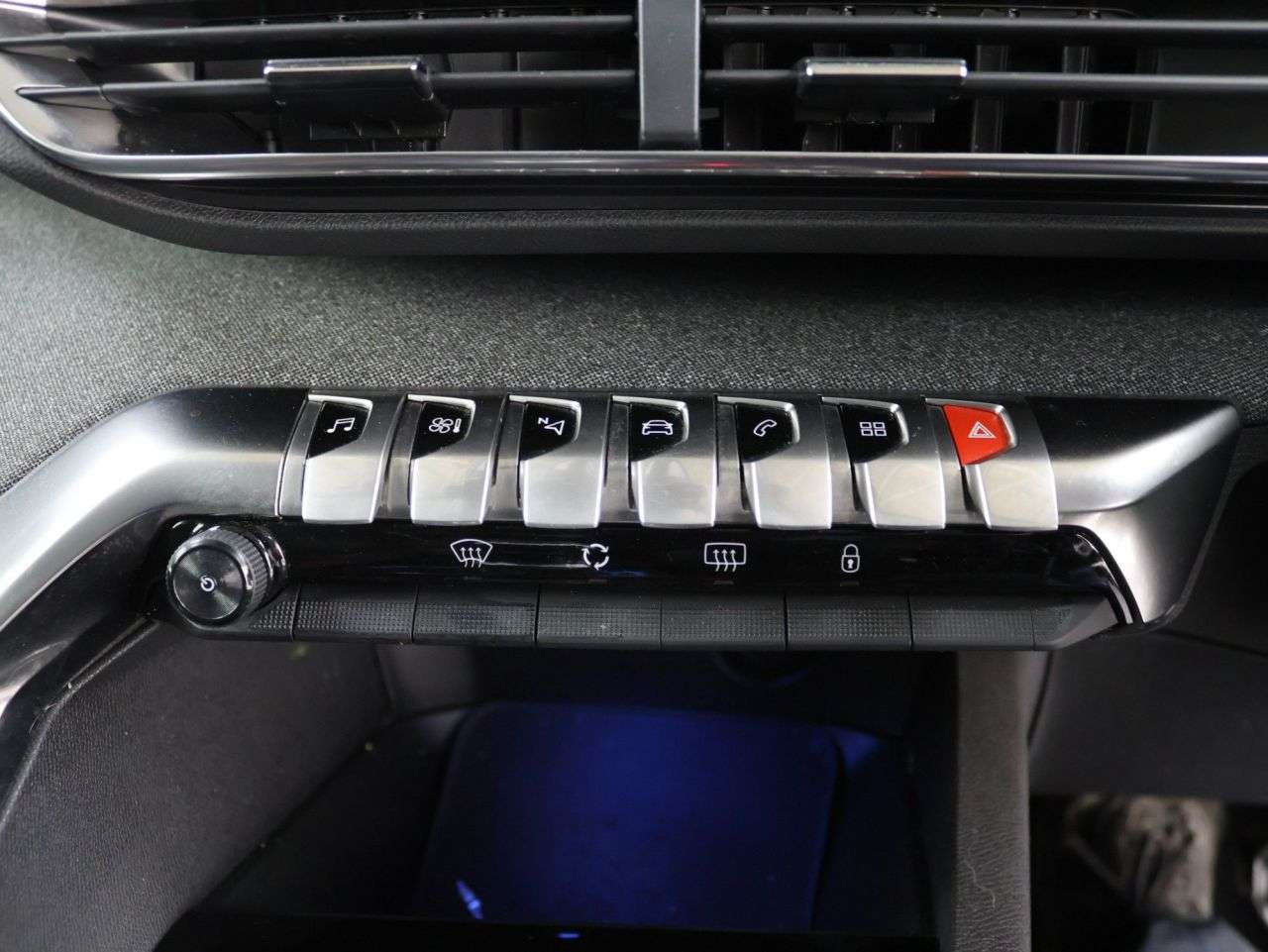 2019 PEUGEOT 3008 2019 PEUGEOT 3008