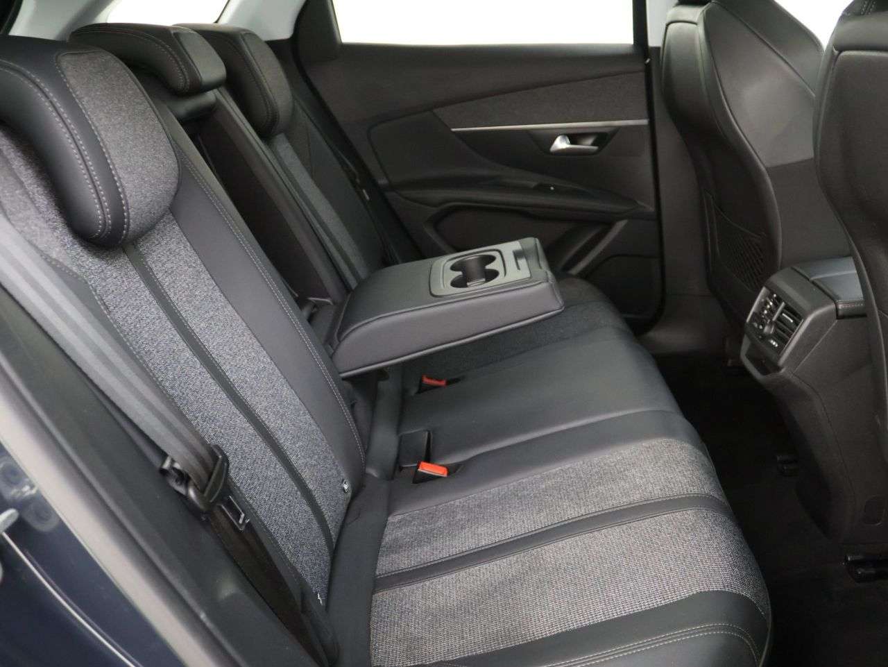 2019 PEUGEOT 3008 2019 PEUGEOT 3008