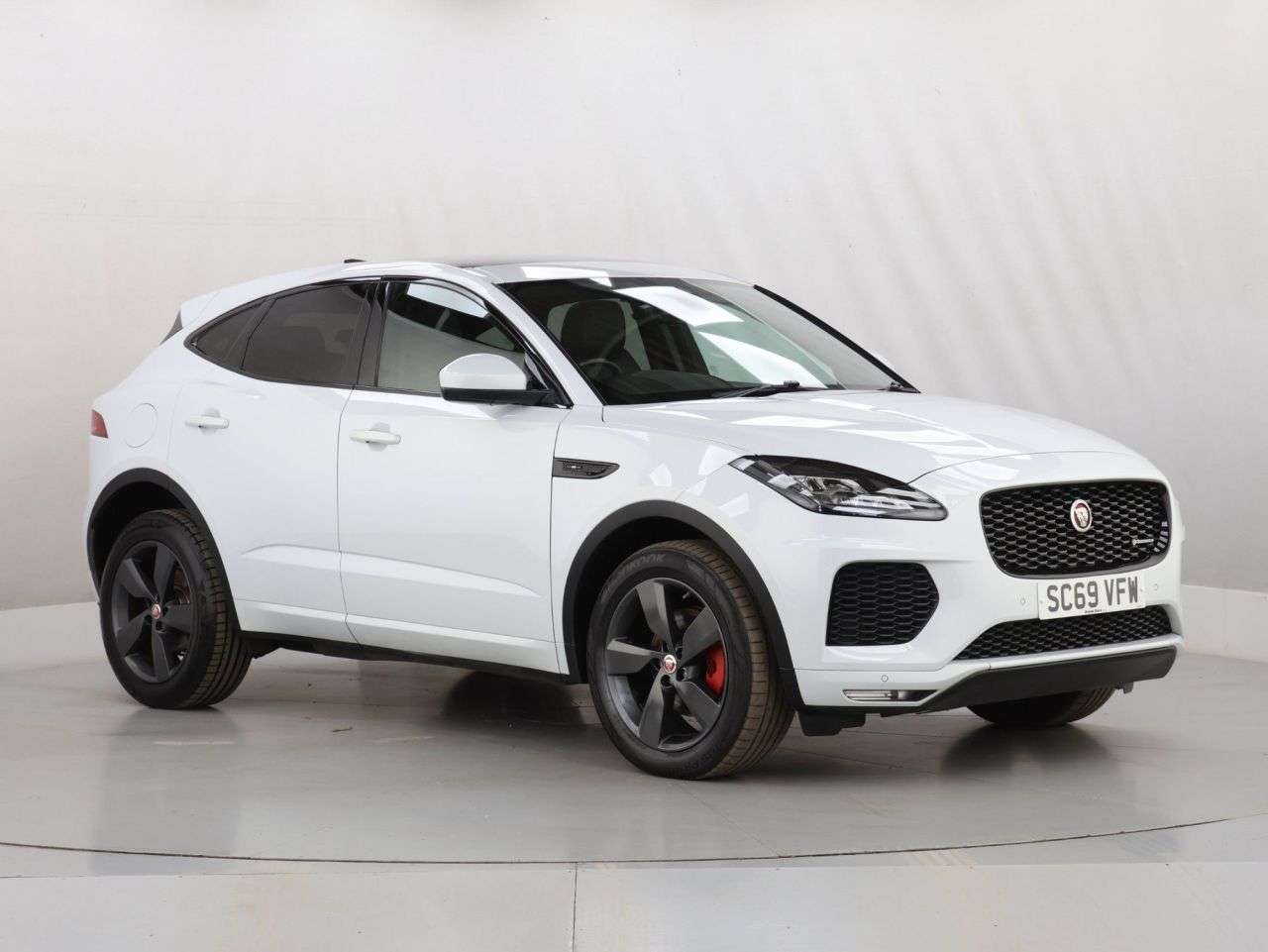 A 2019 JAGUAR E-PACE 2.0 D150 Chequered Flag SUV 5dr Diesel Auto AWD Euro 6 (s/s) (150 ps) A 2019 JAGUAR E-PACE 2.0 D150 Chequered Flag SUV 5dr Diesel Auto AWD Euro 6 (s/s) (150 ps)