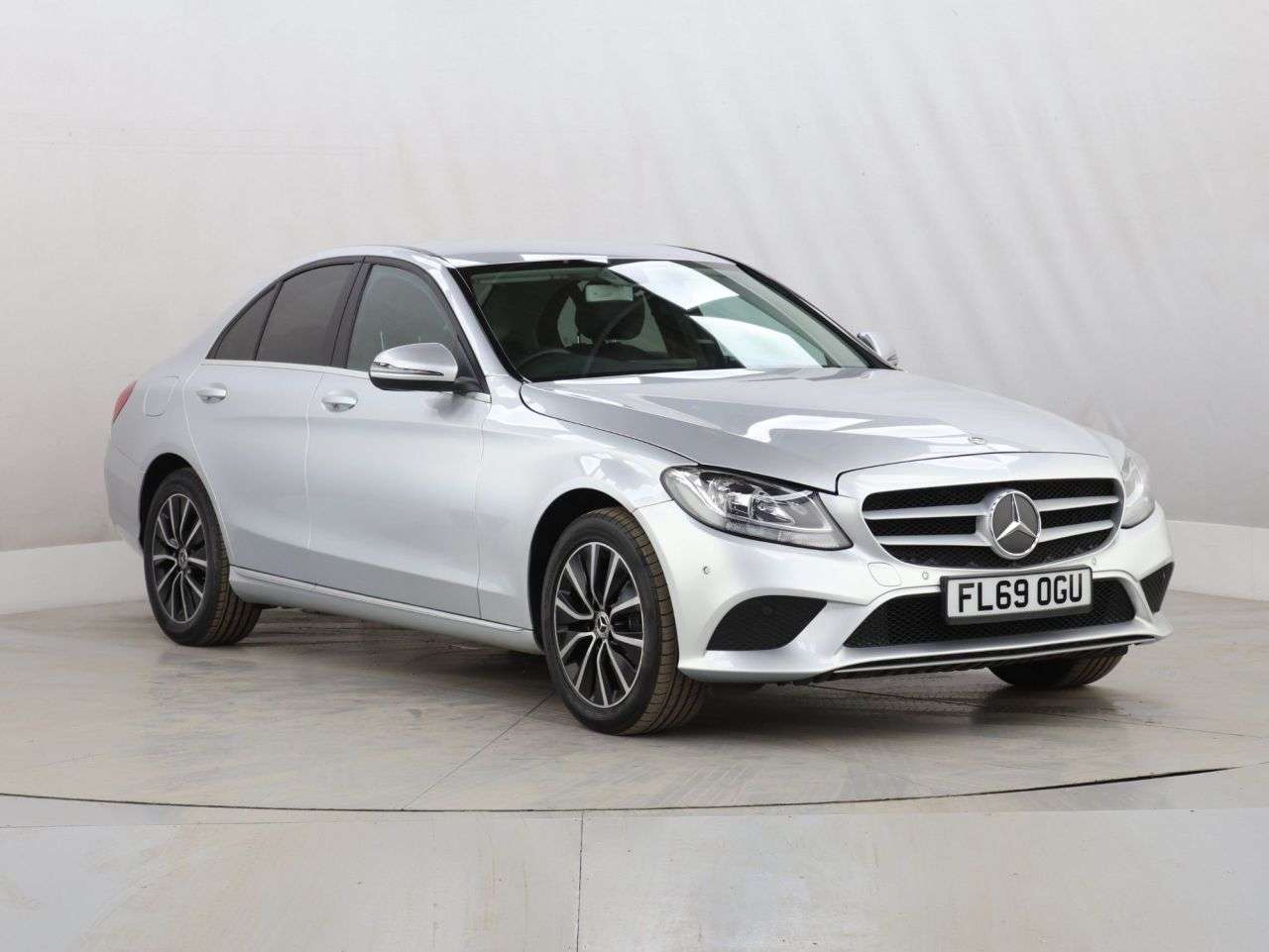 A 2019 MERCEDES-BENZ C CLASS 1.6 C180 SE Saloon 4dr Petrol Manual Euro 6 (156 ps) A 2019 MERCEDES-BENZ C CLASS 1.6 C180 SE Saloon 4dr Petrol Manual Euro 6 (156 ps)
