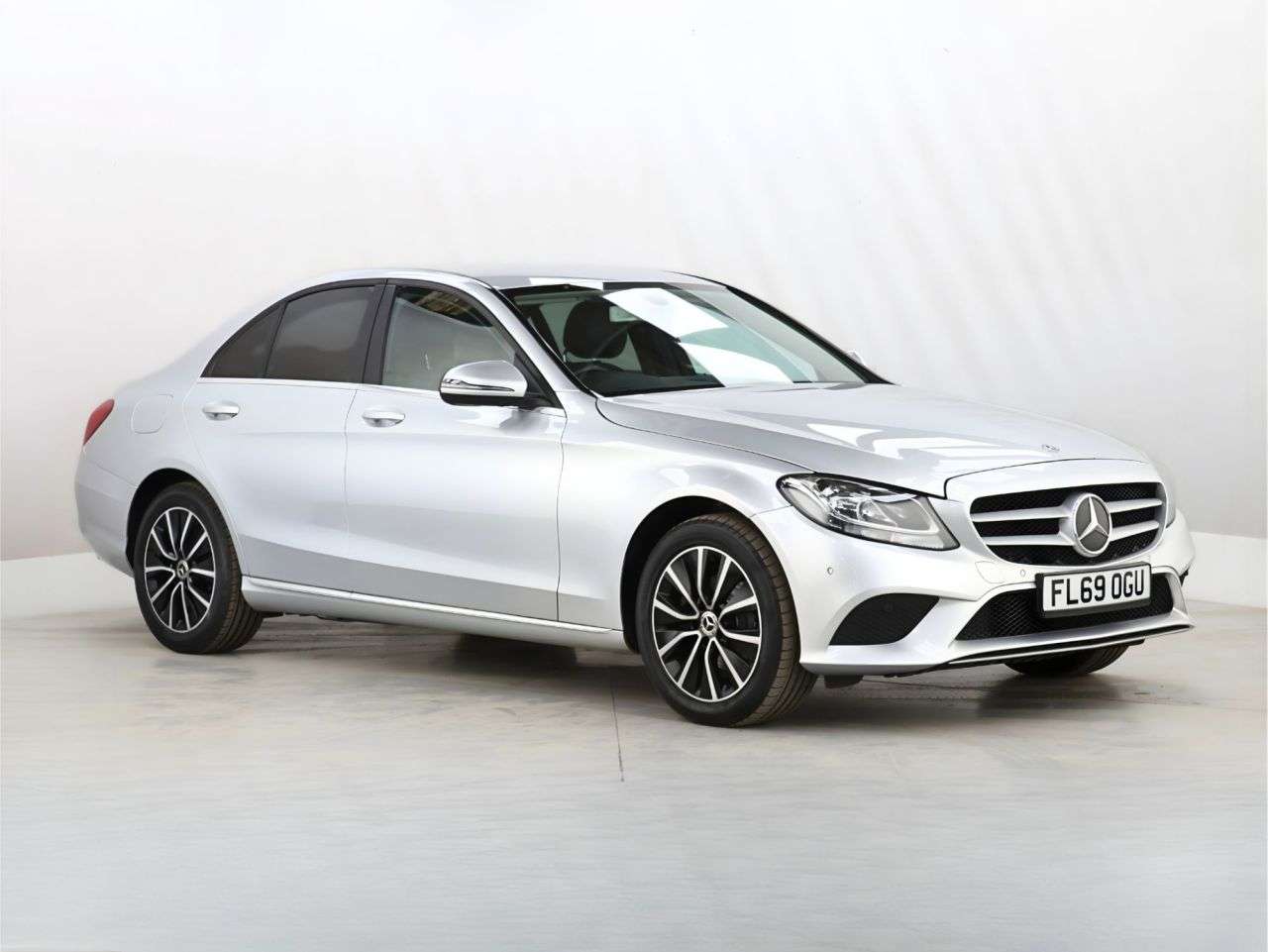 A 2019 MERCEDES-BENZ C CLASS 1.6 C180 SE Saloon 4dr Petrol Manual Euro 6 (156 ps) A 2019 MERCEDES-BENZ C CLASS 1.6 C180 SE Saloon 4dr Petrol Manual Euro 6 (156 ps)