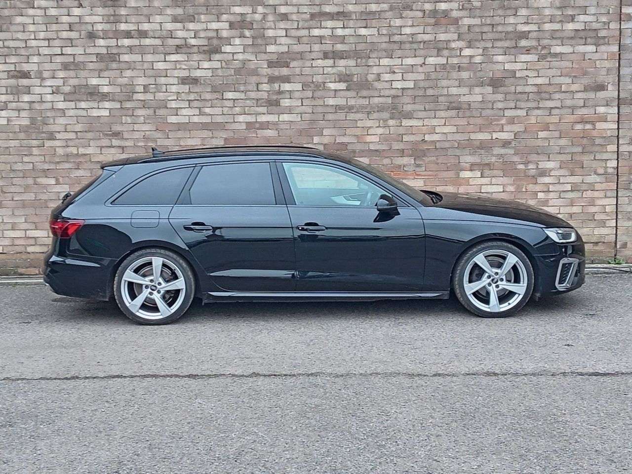 A 2022 AUDI A4 AVANT 2.0 TFSI 35 S line Estate 5dr Petrol S Tronic Euro 6 (s/s) (150 ps) A 2022 AUDI A4 AVANT 2.0 TFSI 35 S line Estate 5dr Petrol S Tronic Euro 6 (s/s) (150 ps)