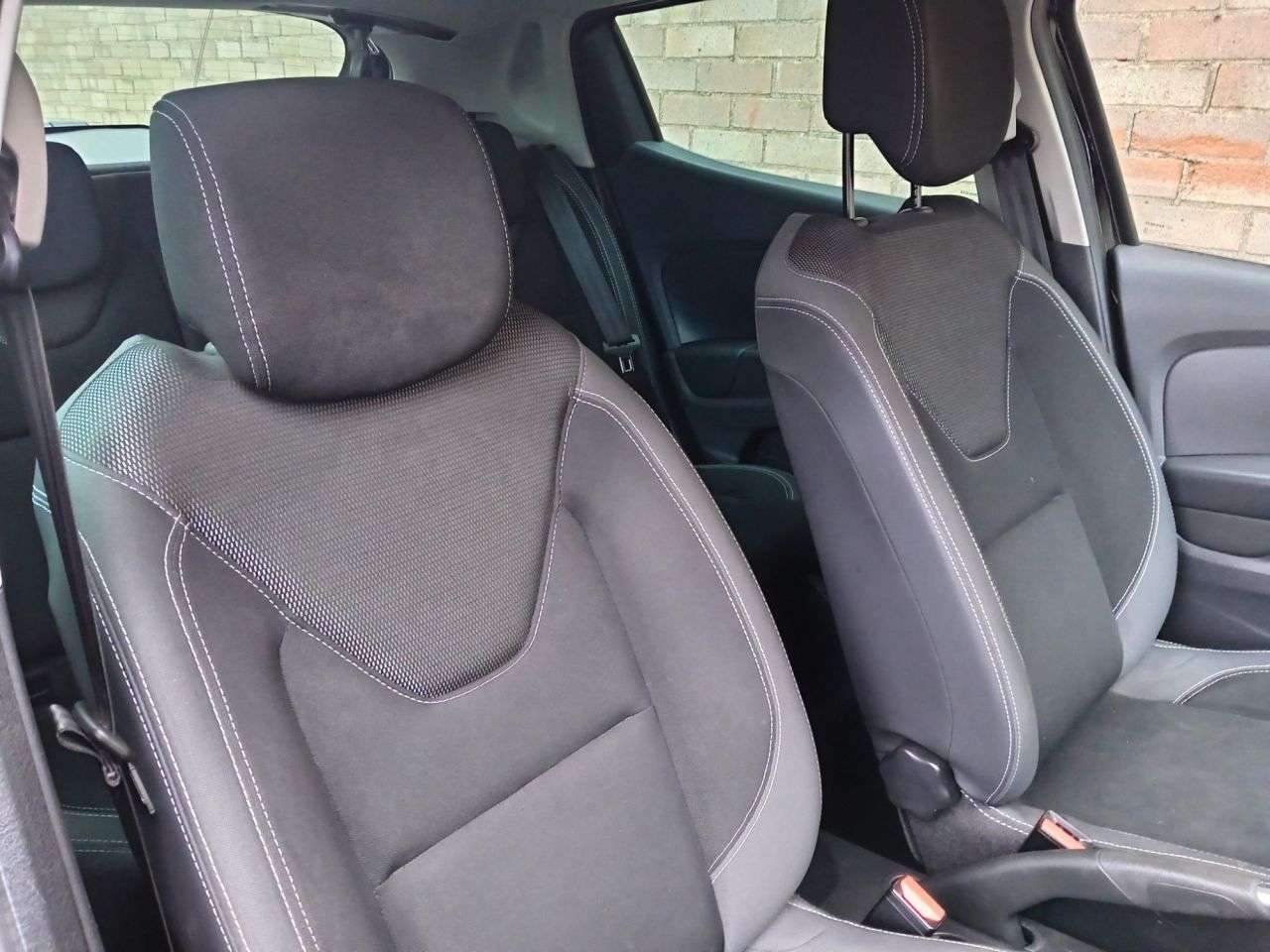 A 2019 RENAULT CLIO 1.5 dCi Iconic Hatchback 5dr Diesel Manual Euro 6 (s/s) (90 ps) A 2019 RENAULT CLIO 1.5 dCi Iconic Hatchback 5dr Diesel Manual Euro 6 (s/s) (90 ps)