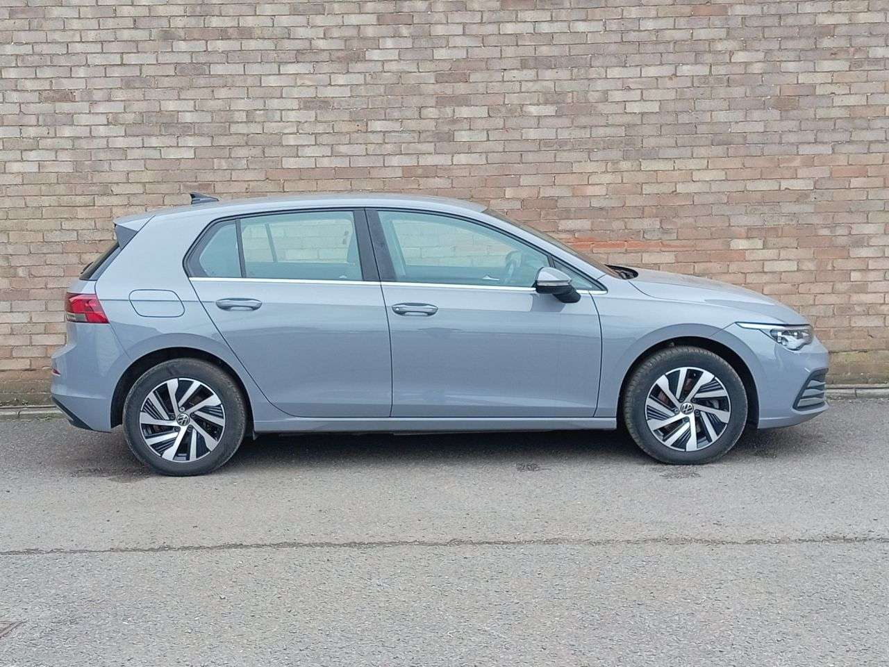 A 2022 VOLKSWAGEN GOLF 1.4 TSI 13kWh Style Hatchback 5dr Petrol Plug-in Hybrid DSG Euro 6 (s/s) (2 A 2022 VOLKSWAGEN GOLF 1.4 TSI 13kWh Style Hatchback 5dr Petrol Plug-in Hybrid DSG Euro 6 (s/s) (2