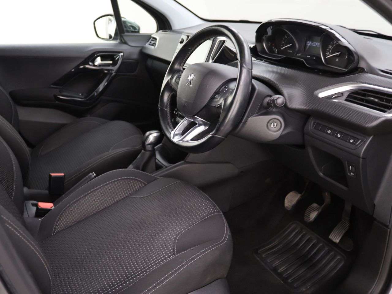 2019 PEUGEOT 208 2019 PEUGEOT 208