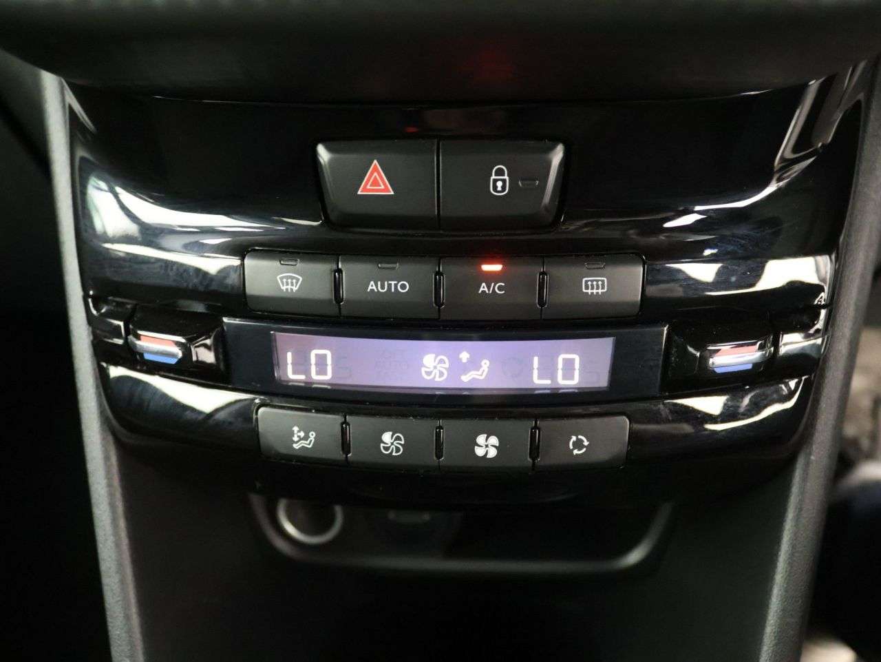 2019 PEUGEOT 208 2019 PEUGEOT 208