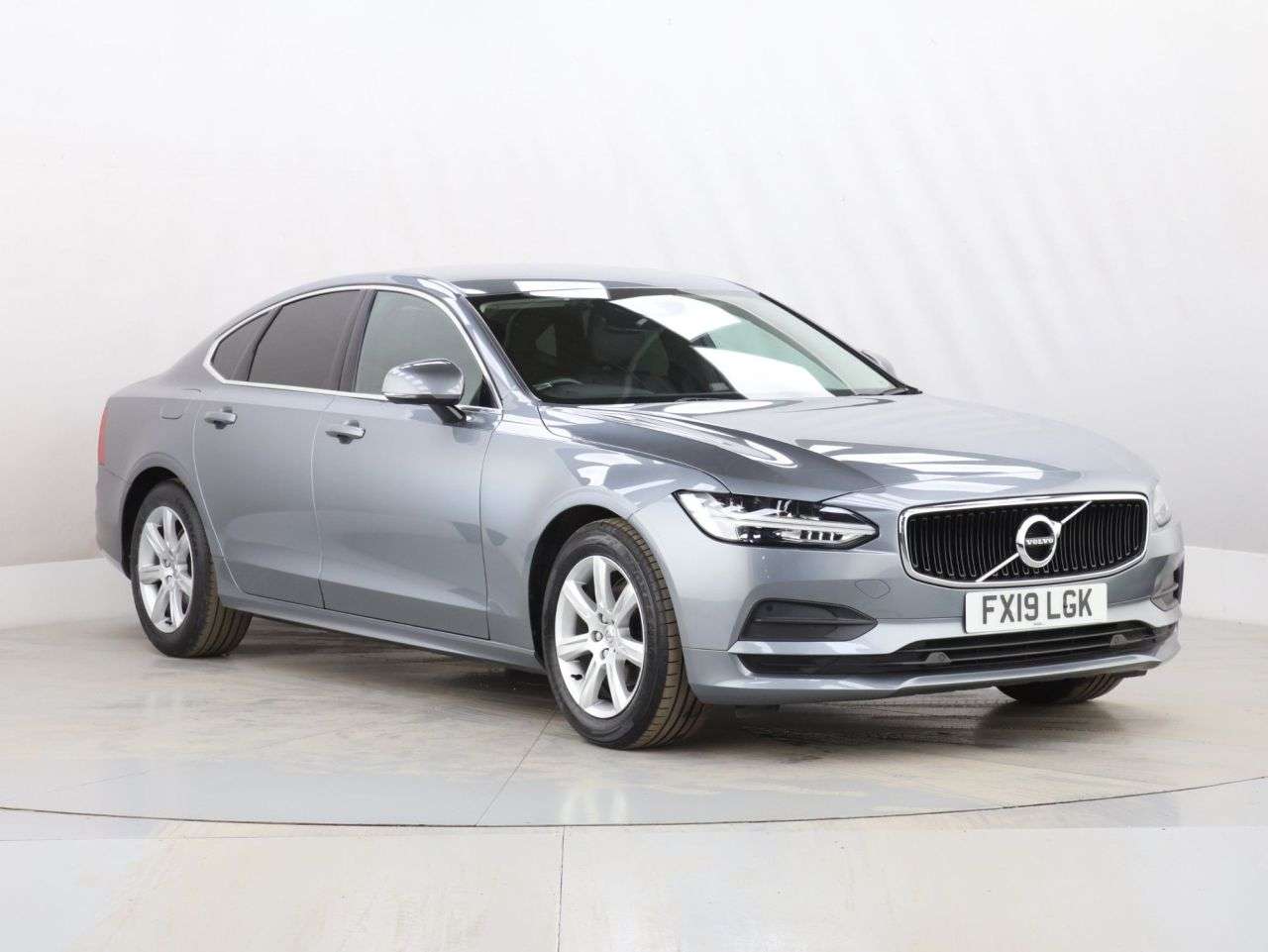 A 2019 VOLVO S90 2.0 D4 Momentum Plus Saloon 4dr Diesel Auto Euro 6 (s/s) (190 ps) A 2019 VOLVO S90 2.0 D4 Momentum Plus Saloon 4dr Diesel Auto Euro 6 (s/s) (190 ps)