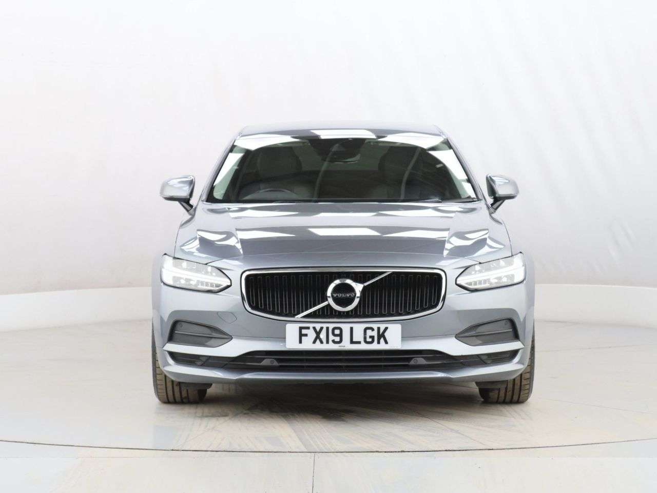 A 2019 VOLVO S90 2.0 D4 Momentum Plus Saloon 4dr Diesel Auto Euro 6 (s/s) (190 ps) A 2019 VOLVO S90 2.0 D4 Momentum Plus Saloon 4dr Diesel Auto Euro 6 (s/s) (190 ps)