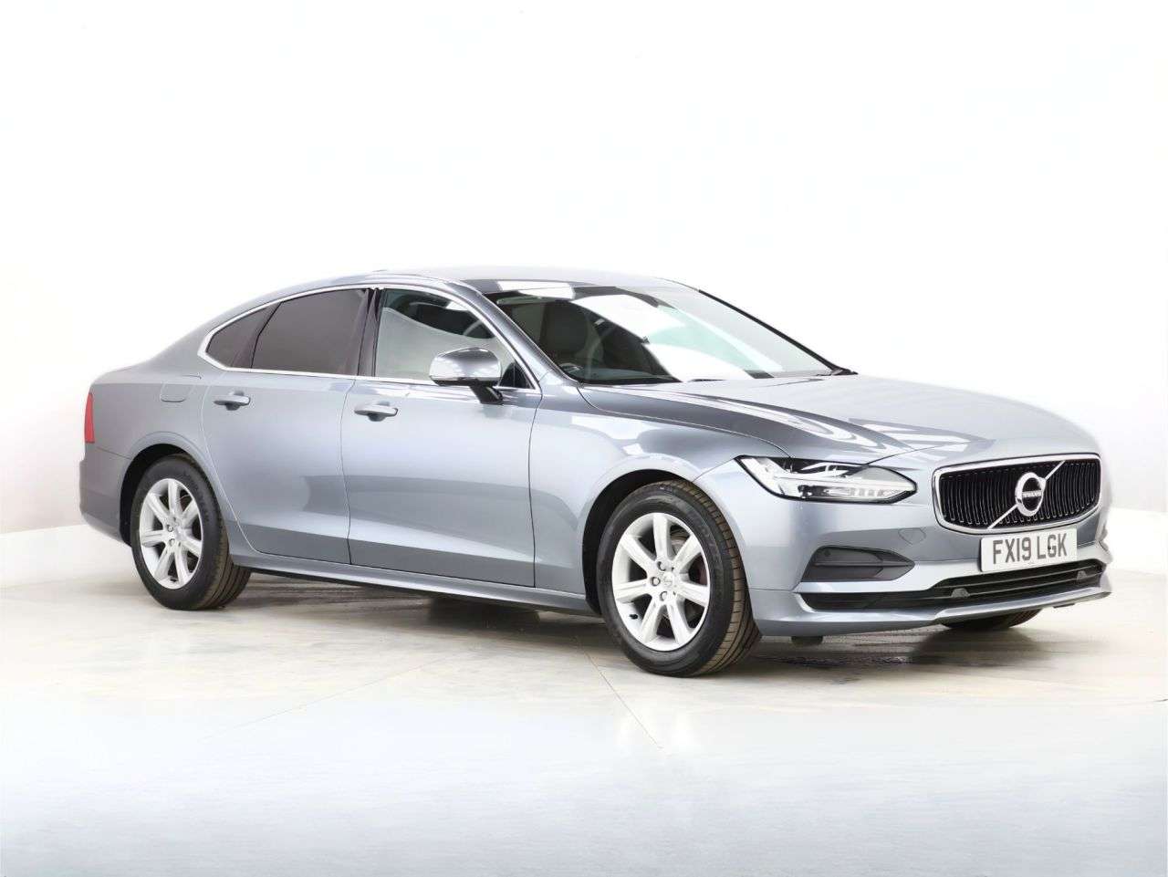 A 2019 VOLVO S90 2.0 D4 Momentum Plus Saloon 4dr Diesel Auto Euro 6 (s/s) (190 ps) A 2019 VOLVO S90 2.0 D4 Momentum Plus Saloon 4dr Diesel Auto Euro 6 (s/s) (190 ps)