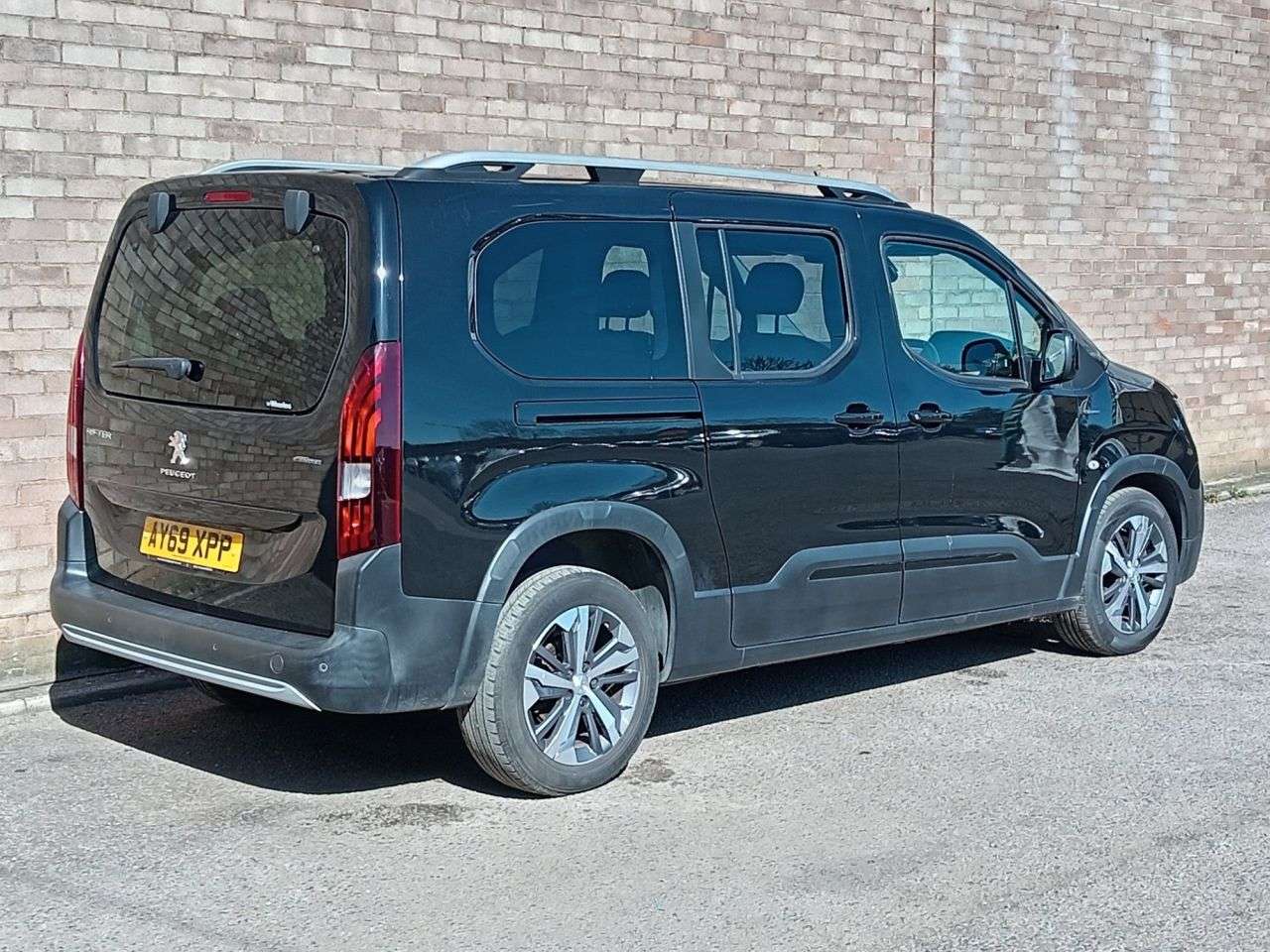 A 2019 PEUGEOT RIFTER 1.5 BlueHDi GT Line Long MPV 5dr Diesel Manual Euro 6 (s/s) (100 ps) A 2019 PEUGEOT RIFTER 1.5 BlueHDi GT Line Long MPV 5dr Diesel Manual Euro 6 (s/s) (100 ps)