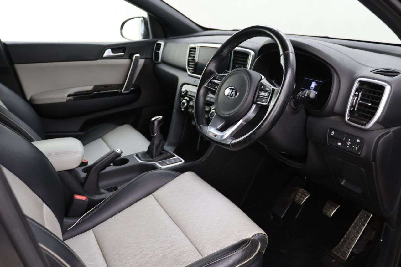 A 2021 KIA SPORTAGE 1.6 T-GDi GT-Line SUV 5dr Petrol Manual Euro 6 (s/s) (174 bhp) A 2021 KIA SPORTAGE 1.6 T-GDi GT-Line SUV 5dr Petrol Manual Euro 6 (s/s) (174 bhp)