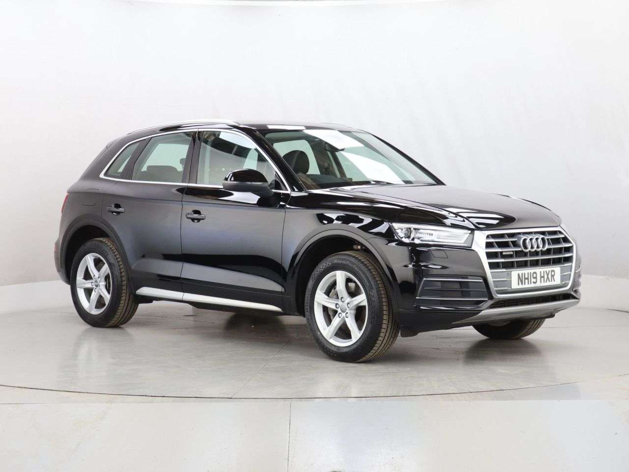A 2019 AUDI Q5 2.0 TFSI 45 Sport SUV 5dr Petrol S Tronic quattro Euro 6 (s/s) (245 ps) A 2019 AUDI Q5 2.0 TFSI 45 Sport SUV 5dr Petrol S Tronic quattro Euro 6 (s/s) (245 ps)