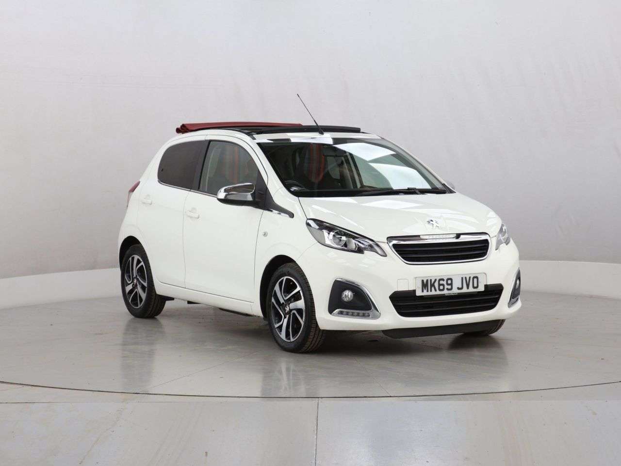 A 2019 PEUGEOT 108 1.0 Collection Top! 5dr Petrol Manual Euro 6 (s/s) (72 ps) A 2019 PEUGEOT 108 1.0 Collection Top! 5dr Petrol Manual Euro 6 (s/s) (72 ps)
