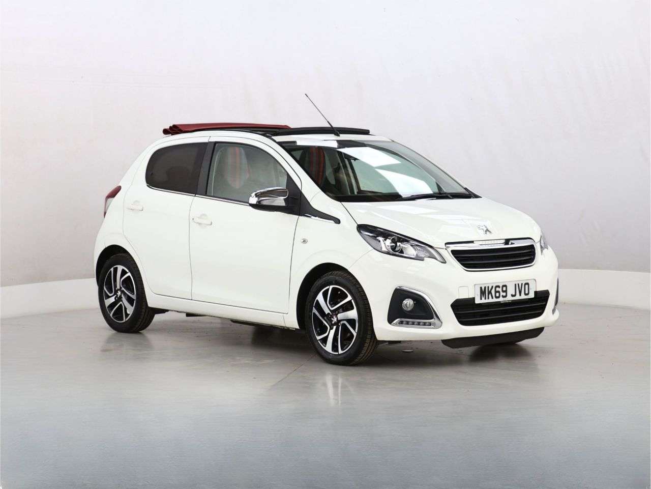 A 2019 PEUGEOT 108 1.0 Collection Top! 5dr Petrol Manual Euro 6 (s/s) (72 ps) A 2019 PEUGEOT 108 1.0 Collection Top! 5dr Petrol Manual Euro 6 (s/s) (72 ps)