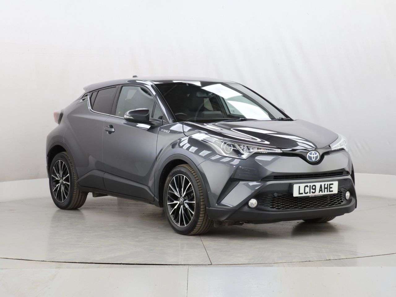 A 2019 TOYOTA C-HR 1.8 VVT-h Excel SUV 5dr Petrol Hybrid CVT Euro 6 (s/s) (122 ps) A 2019 TOYOTA C-HR 1.8 VVT-h Excel SUV 5dr Petrol Hybrid CVT Euro 6 (s/s) (122 ps)