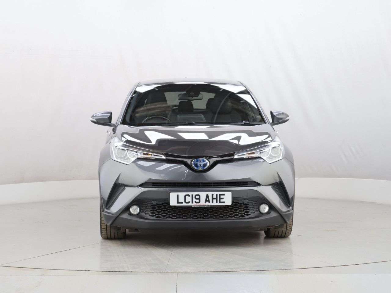 A 2019 TOYOTA C-HR 1.8 VVT-h Excel SUV 5dr Petrol Hybrid CVT Euro 6 (s/s) (122 ps) A 2019 TOYOTA C-HR 1.8 VVT-h Excel SUV 5dr Petrol Hybrid CVT Euro 6 (s/s) (122 ps)