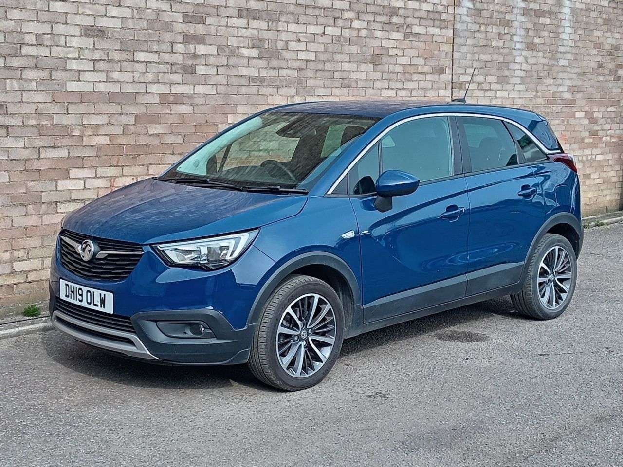 A 2019 VAUXHALL CROSSLAND X 1.2 Turbo GPF Elite Nav SUV 5dr Petrol Auto Euro 6 (s/s) (110 ps) A 2019 VAUXHALL CROSSLAND X 1.2 Turbo GPF Elite Nav SUV 5dr Petrol Auto Euro 6 (s/s) (110 ps)