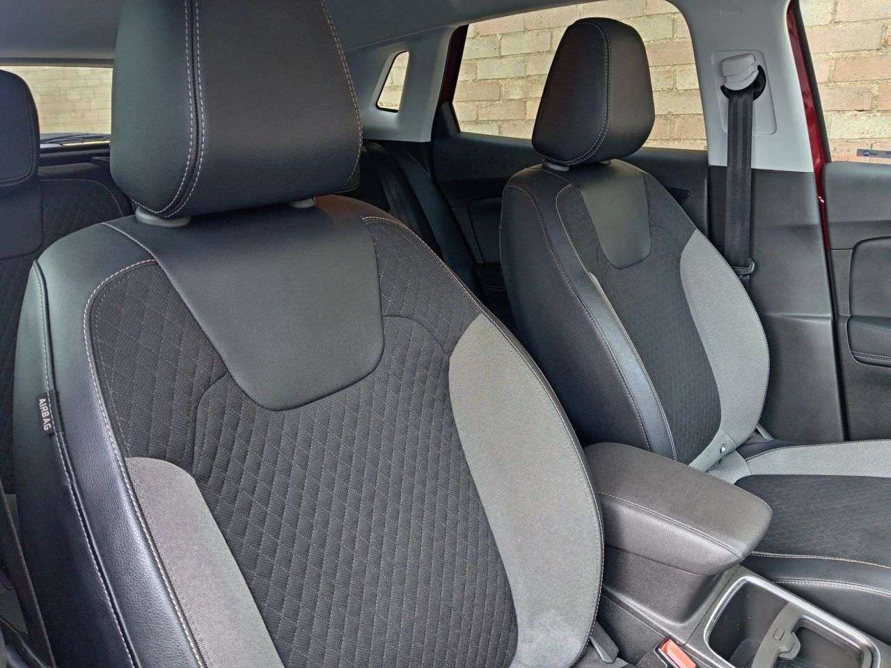 A 2018 VAUXHALL GRANDLAND X 1.2 Turbo Sport Nav SUV 5dr Petrol Manual Euro 6 (s/s) (130 ps) A 2018 VAUXHALL GRANDLAND X 1.2 Turbo Sport Nav SUV 5dr Petrol Manual Euro 6 (s/s) (130 ps)