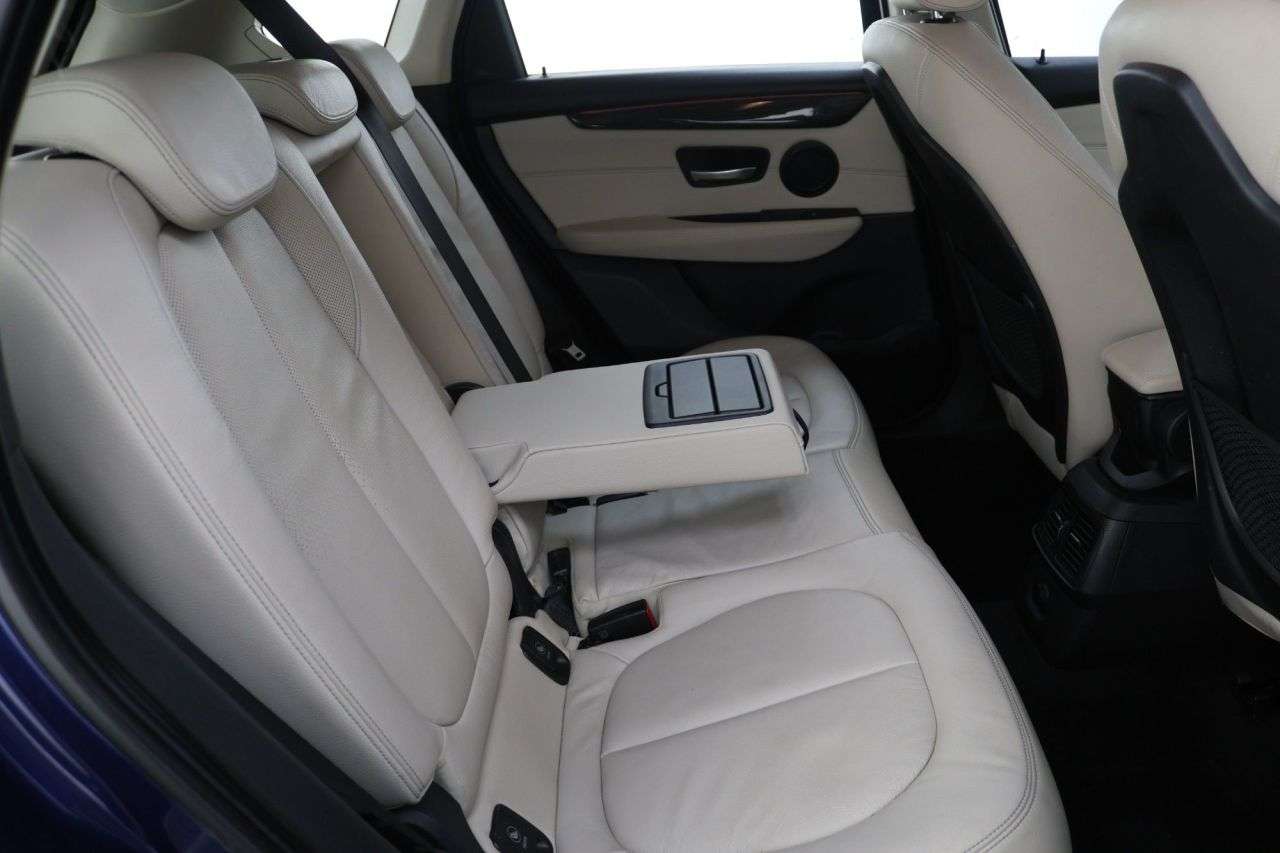 A 2018 BMW 2 SERIES ACTIVE TOURER 2.0 220i Luxury MPV 5dr Petrol DCT Euro 6 (s/s) (192 ps) A 2018 BMW 2 SERIES ACTIVE TOURER 2.0 220i Luxury MPV 5dr Petrol DCT Euro 6 (s/s) (192 ps)