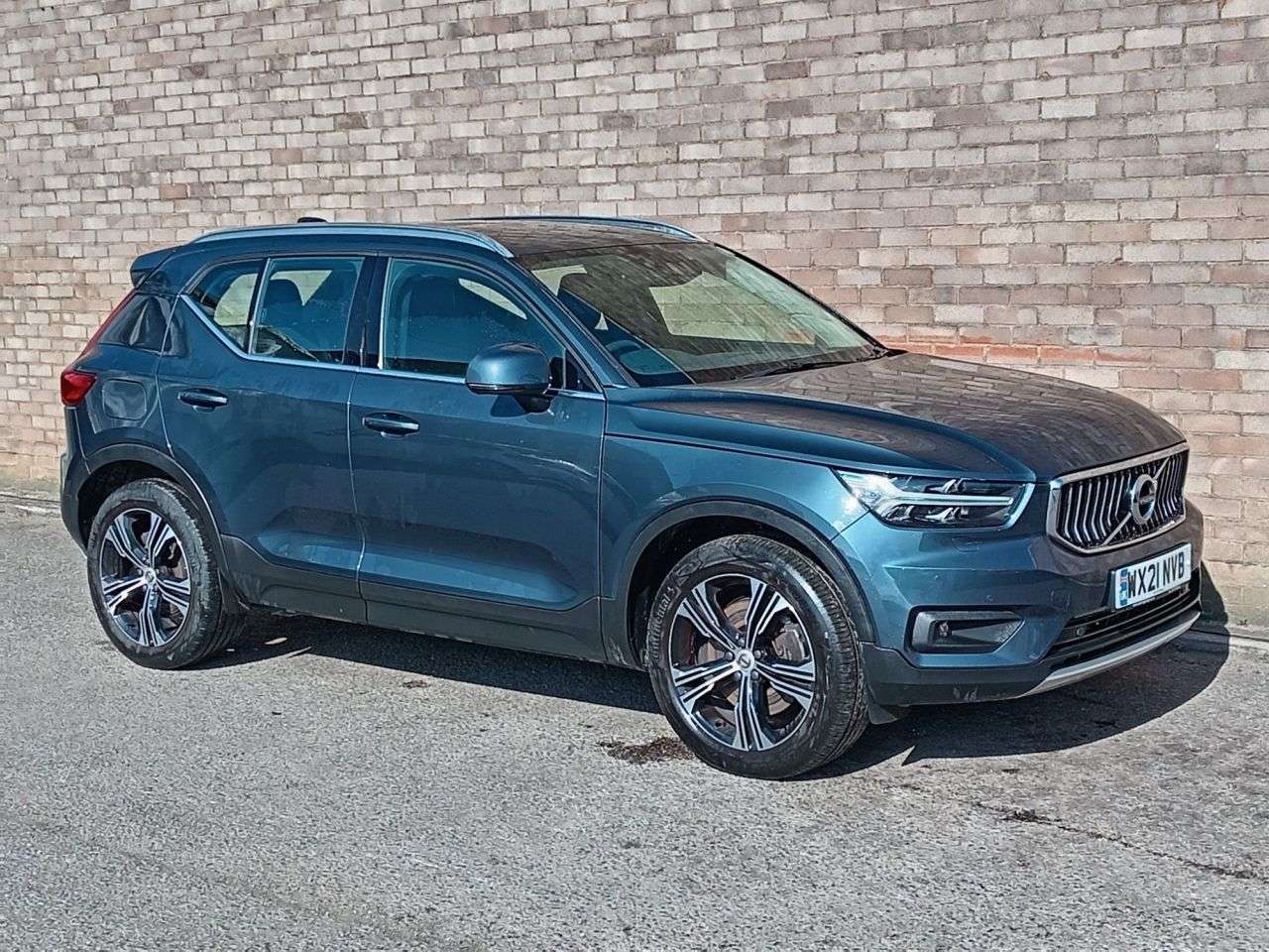 A 2021 VOLVO XC40 1.5h T4 Recharge 10.7kWh Inscription SUV 5dr Petrol Plug-in Hybrid Auto Eur A 2021 VOLVO XC40 1.5h T4 Recharge 10.7kWh Inscription SUV 5dr Petrol Plug-in Hybrid Auto Eur
